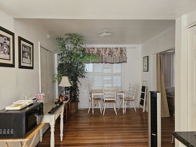 Foto del edificio - 4126 Sebren Ave