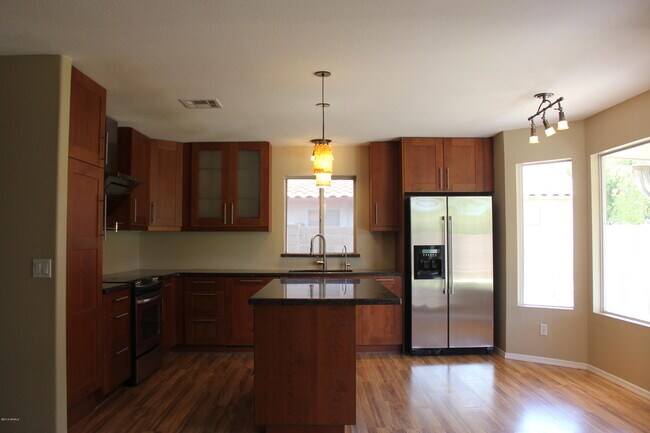 Foto del edificio - 1221 W Chicago St