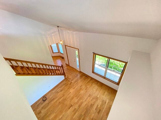 Building Photo - 3503 Willowview Ct