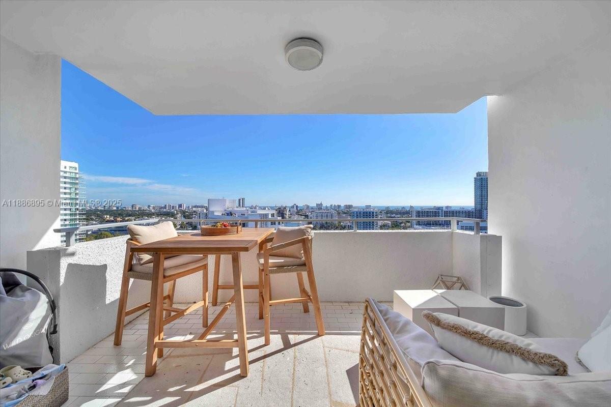 Foto principal - 11 Island Ave