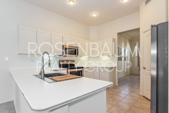 Foto del edificio - Stunning 2-beds, 2-baths home located in t...