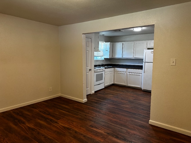Building Photo - 507 Dunbar Ave