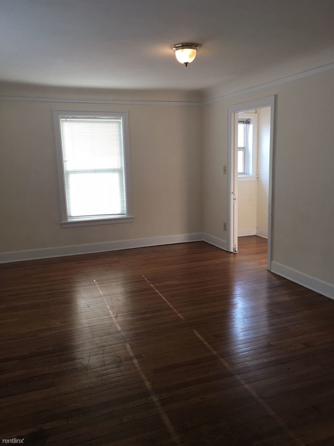 Foto del edificio - 4555 15th Ave NE
