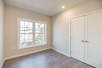 Manor Flats Off Sansom photo'