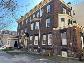 Building Photo - 328 N 40th St