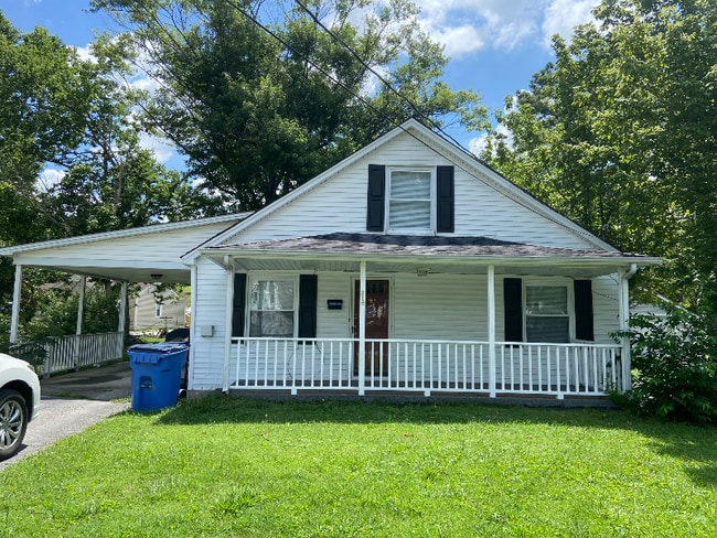 Building Photo - 216 Garmon Ave