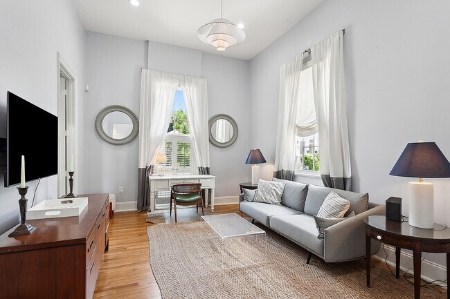 Foto del edificio - 6222 Laurel St