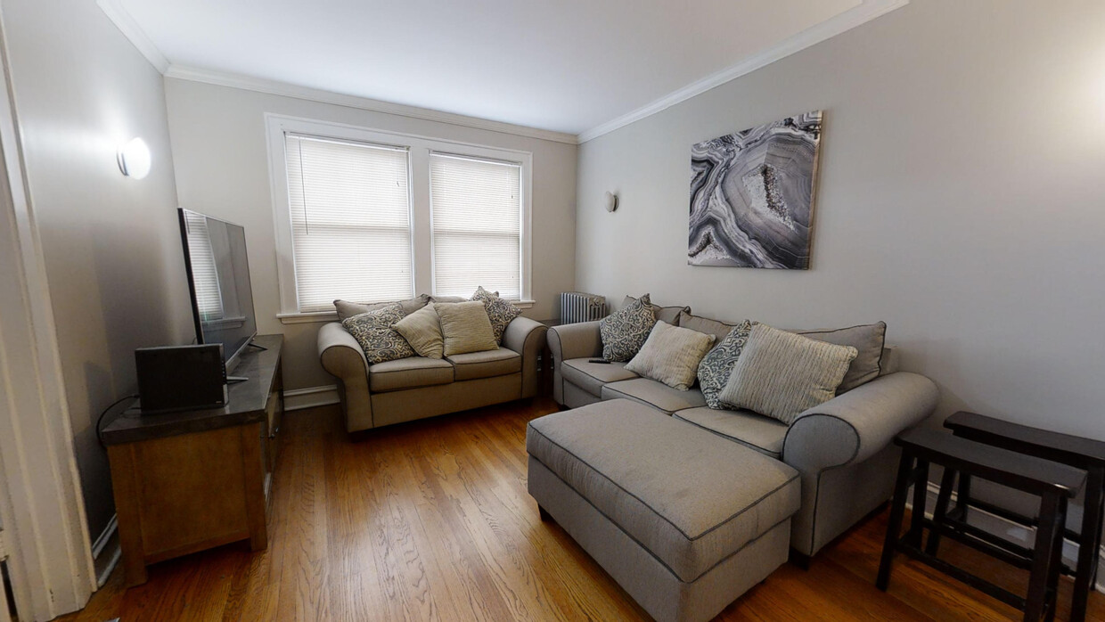 Foto principal - Condo Quality 1 Bed Apartment on Second Fl...