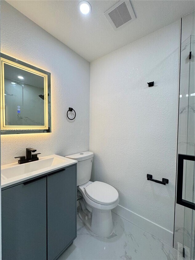 Foto principal - 17645 NW 37th Ave