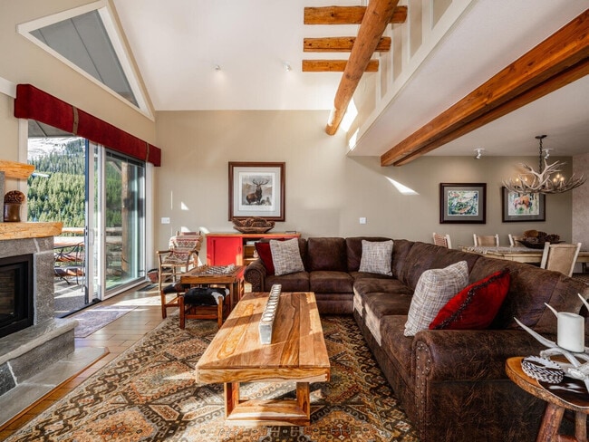 Foto del edificio - 13 Saddle Ridge Rd