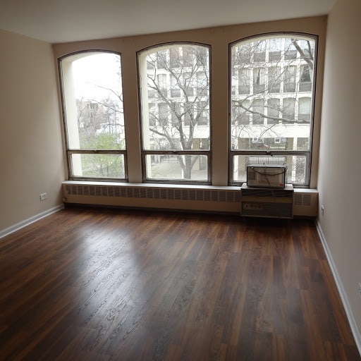 Building Photo - 1400 E 55th Pl
