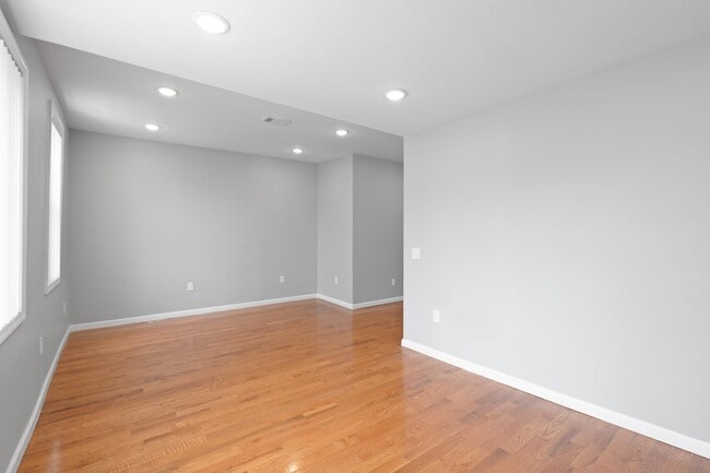 Building Photo - 164 Avenue B