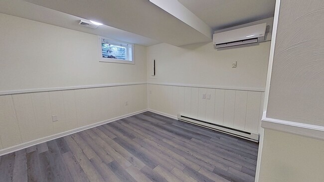 Foto del edificio - Basement Apartment