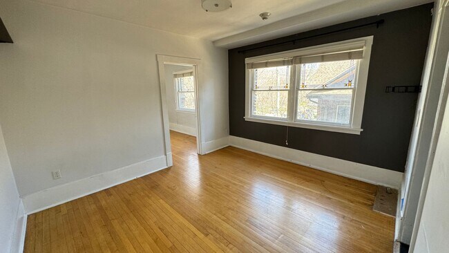 Foto del edificio - 1 Bedroom 1 bath Condo in Historic SLC building!