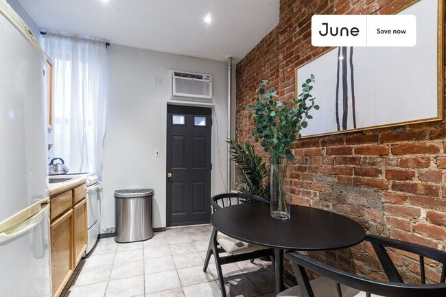 Photo - 1626 Second Avenue Apartment