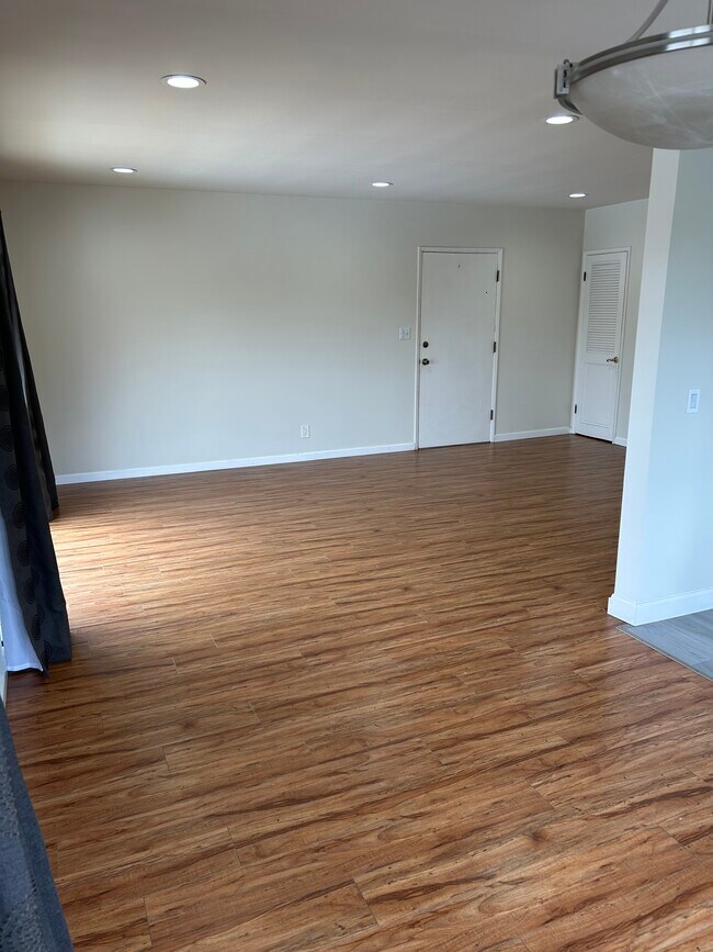 Sala de estar - 1761-1765 Selby Ave