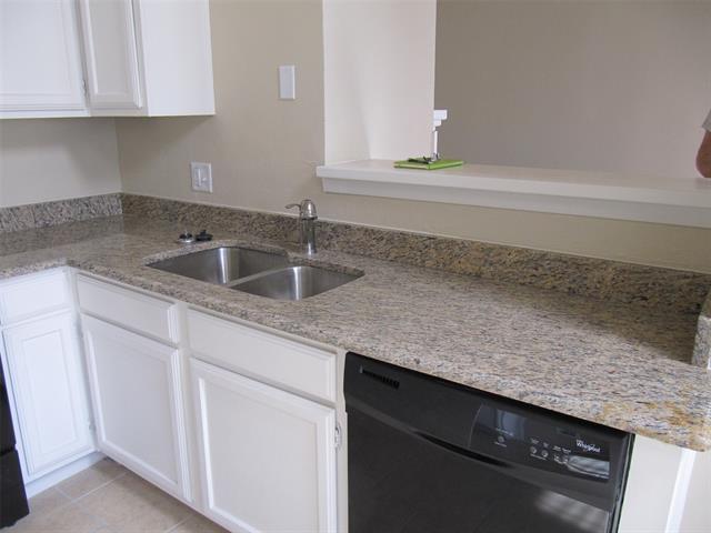 Building Photo - 3217 Cliffview Dr
