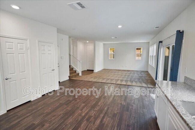 Foto del edificio - 20509 Hazelnut Ct.