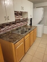 Building Photo - 206 Glenview Ave