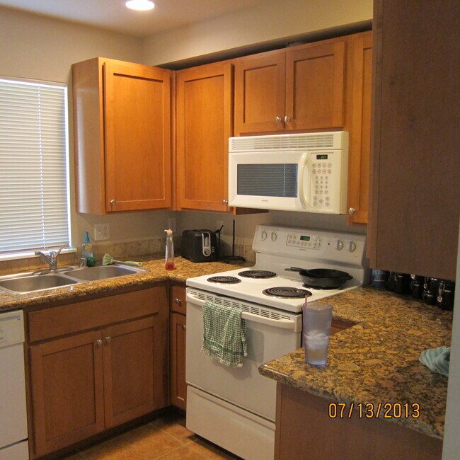 9090 Ravenna Ave NE Unit 101, Seattle, WA 98115 Condo for Rent in Seattle, WA