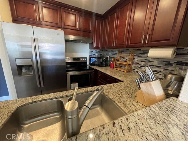 Building Photo - 13115 Le Parc Blvd