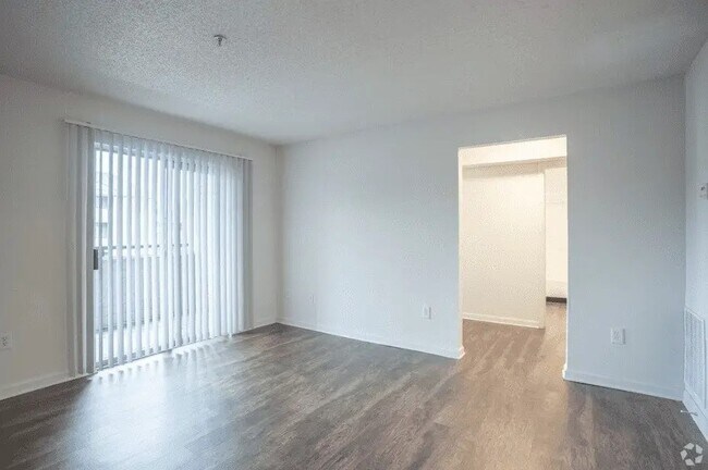 Foto del edificio - 100 Marshview Dr