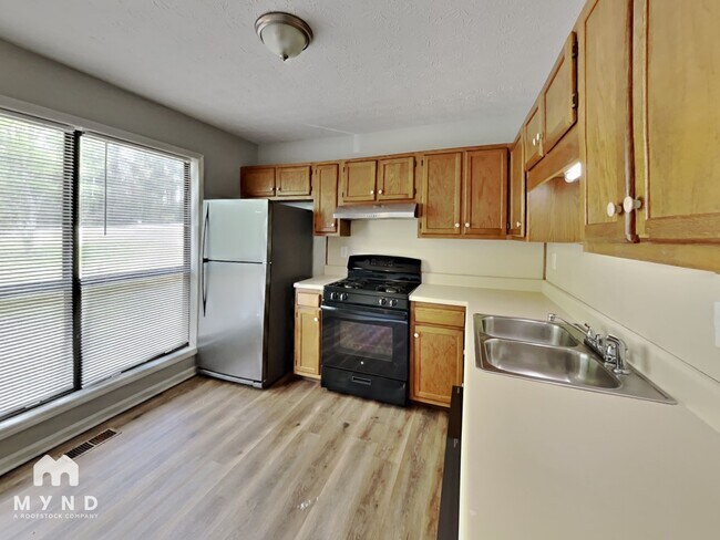 Building Photo - 2664 Bomar Rd