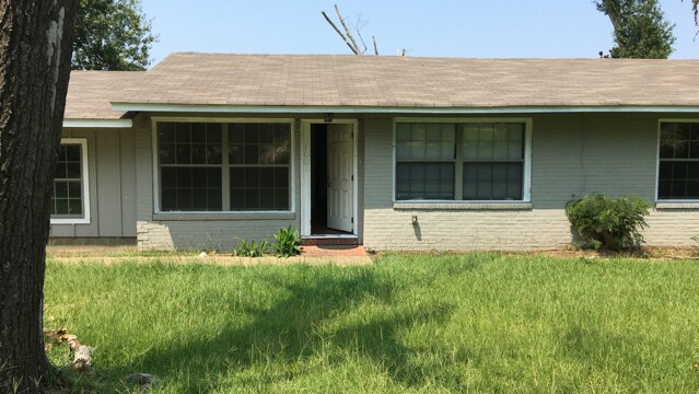 Primary Photo - 1001 Coushatta St