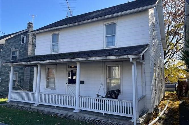 Foto principal - 944 W Main St