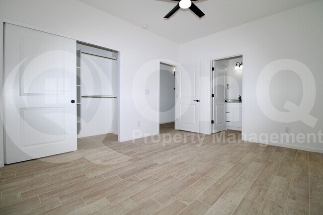 Foto del edificio - 88 W James L Sullivan St