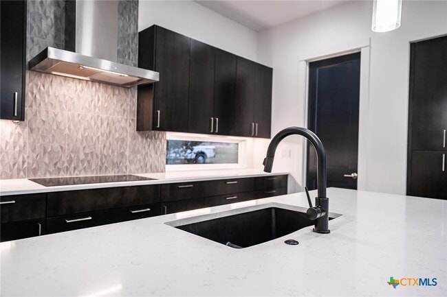 Building Photo - 2109 Bella Vista