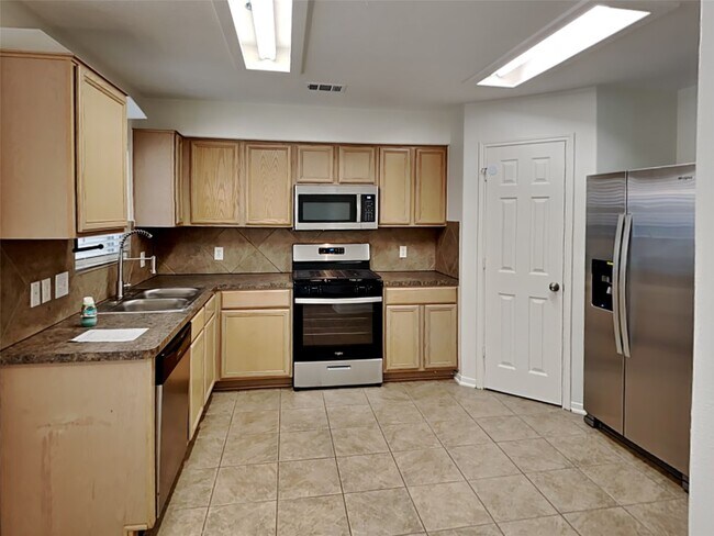 Building Photo - 2322 Old Ox Rd