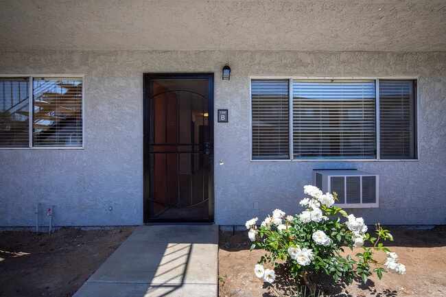 Building Photo - Oakdale Apartments