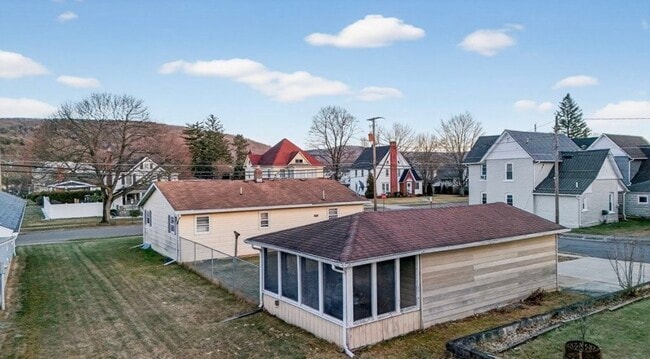 Building Photo - 426 S Wilbur Ave