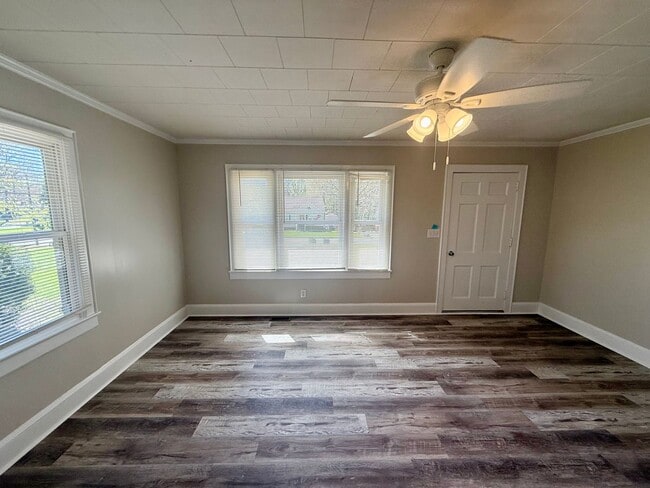 Foto del edificio - 309-311 W. PINE ST