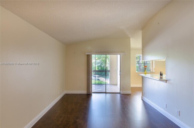 Foto del edificio - 9855 Westview Dr