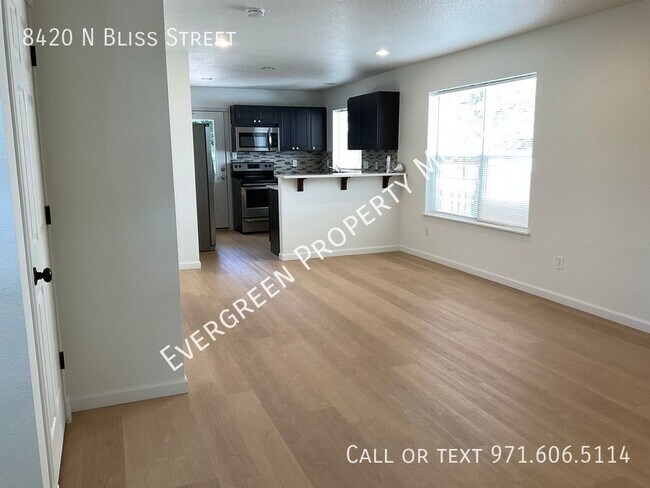 Foto del edificio - NEWLY REMODELED ST.JOHN'S HOME! 4BD/2.5BA ...