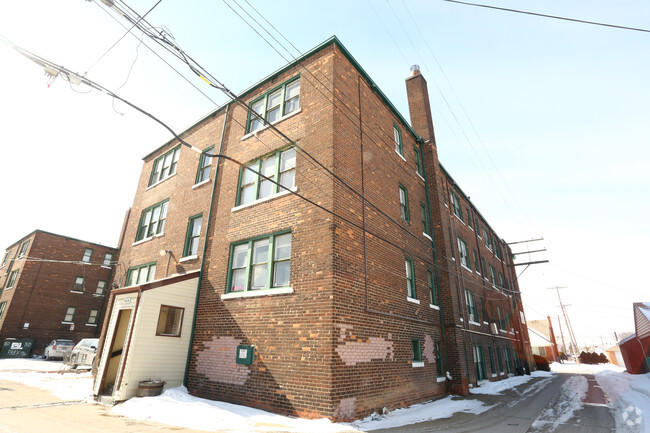 Building Photo - Leonard Apartments