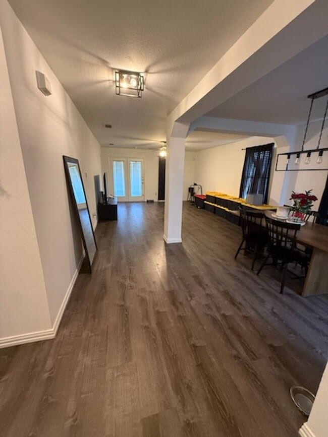 Building Photo - 3 bedroom 2 bath home in Bridgewood Estates