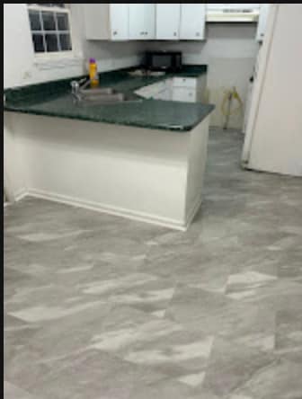 Foto del edificio - 723 Tiffany Ct