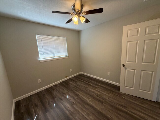 Building Photo - 14830 Hiram Clarke Rd