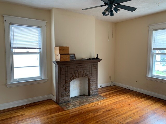 Building Photo - 1900 Hopkins Ave