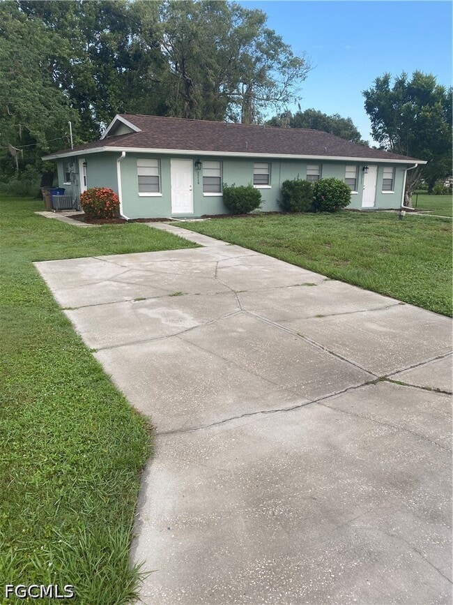 Building Photo - 2217-2219 Violet Dr