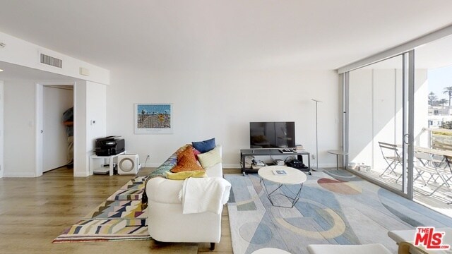 Foto del edificio - 201 Ocean Ave Ext
