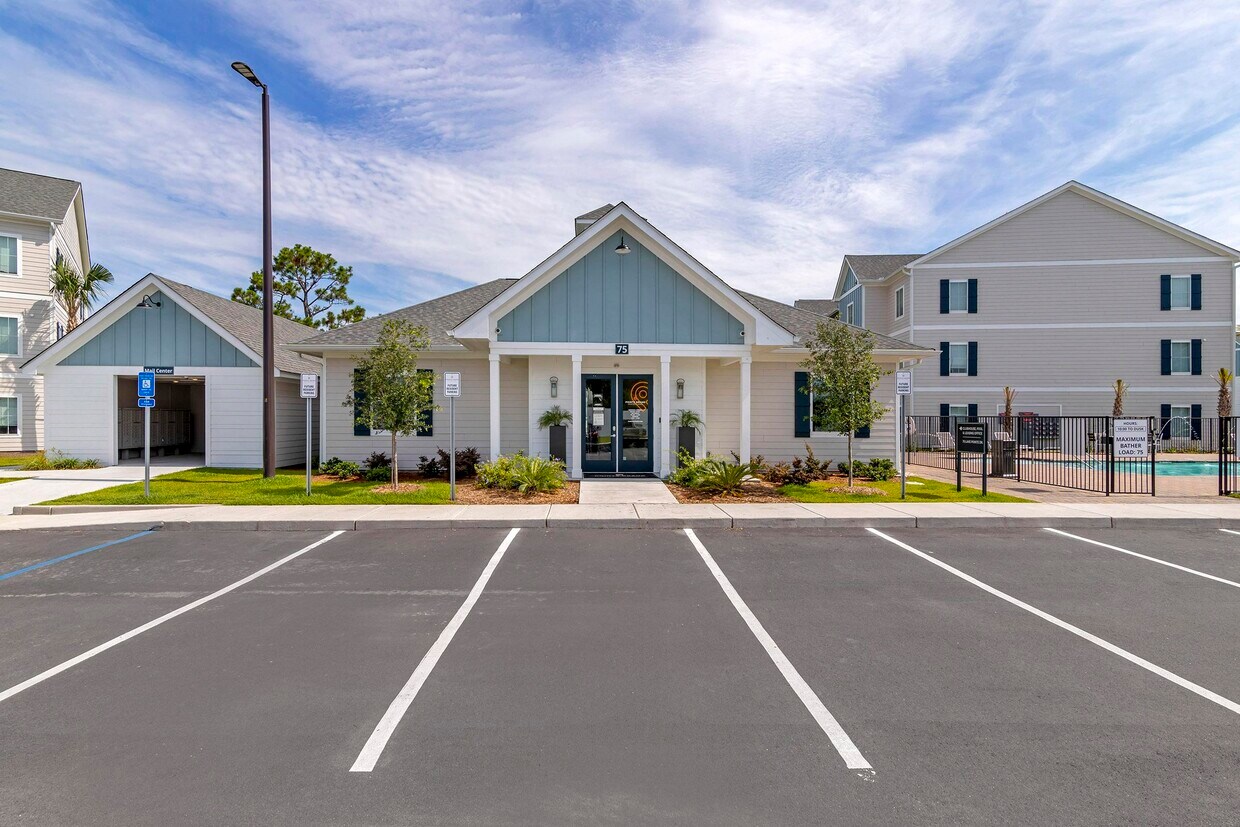 Foto principal - The Pointe Grand Apartment Homes