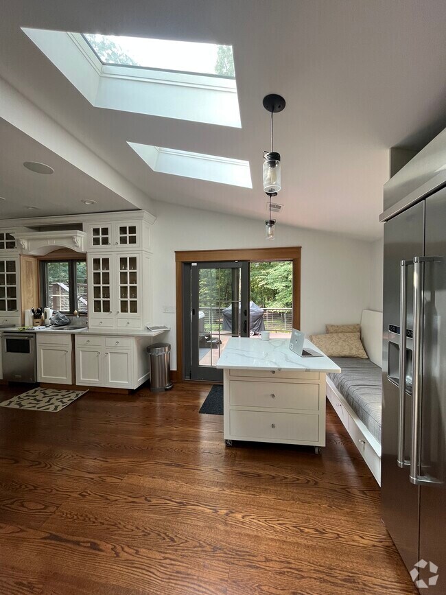 Apartments For Rent in Tannersville, PA with Hardwood Floors 2