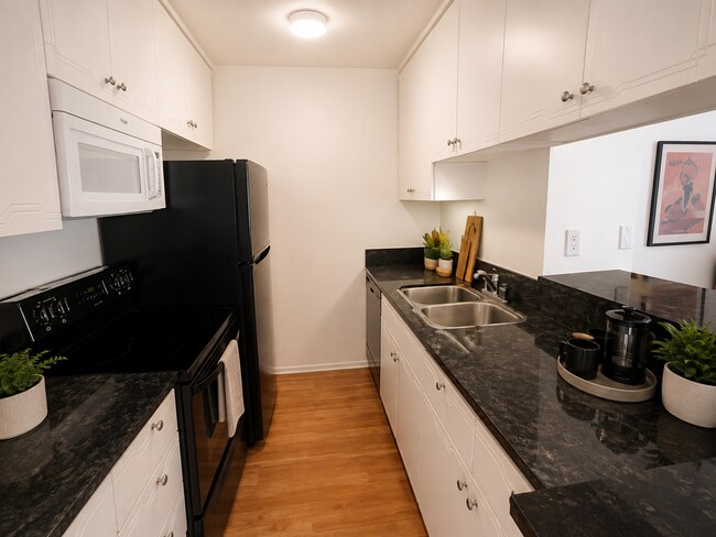 Foto del edificio - 7740 Redlands St