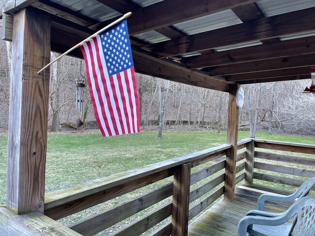 Building Photo - Country Living