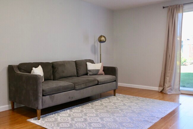 Foto del edificio - 376 S Henry Ave