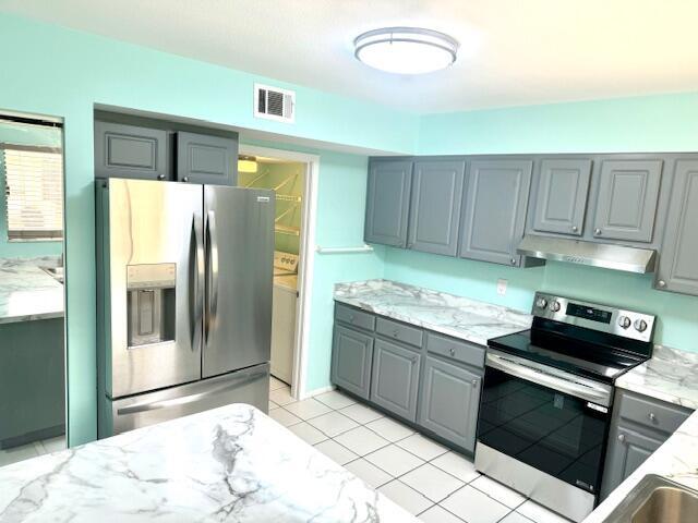 Building Photo - 1565 SE Crayrich Ct